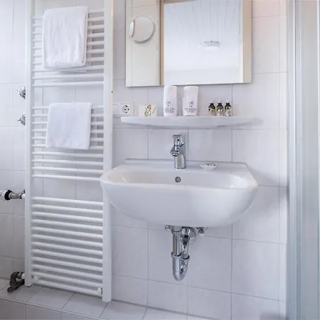Neugarten Hotel 4*